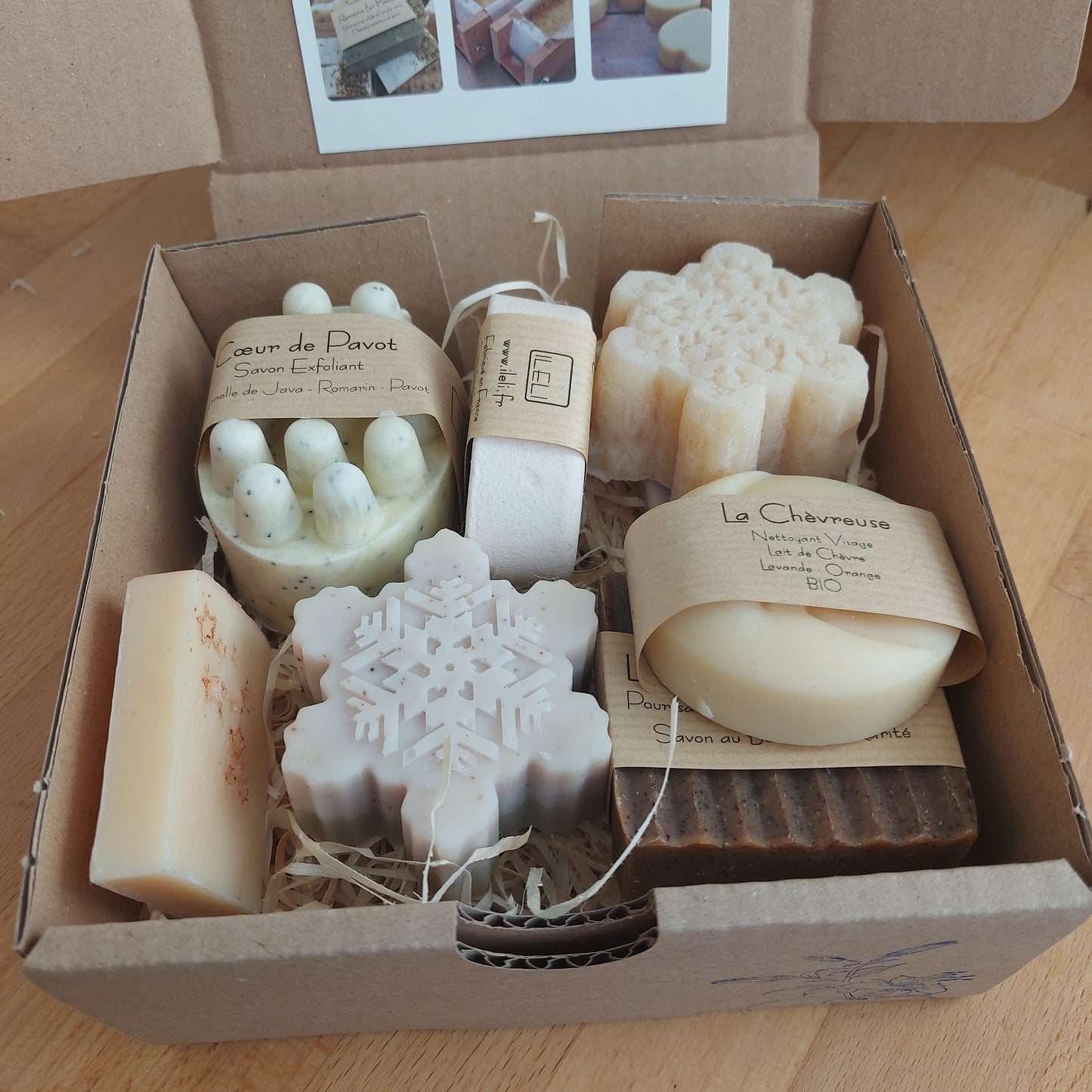 Boîte surprise avec des savons à froid avec des imperfections, ILELI savonnerie Paris-Saclay