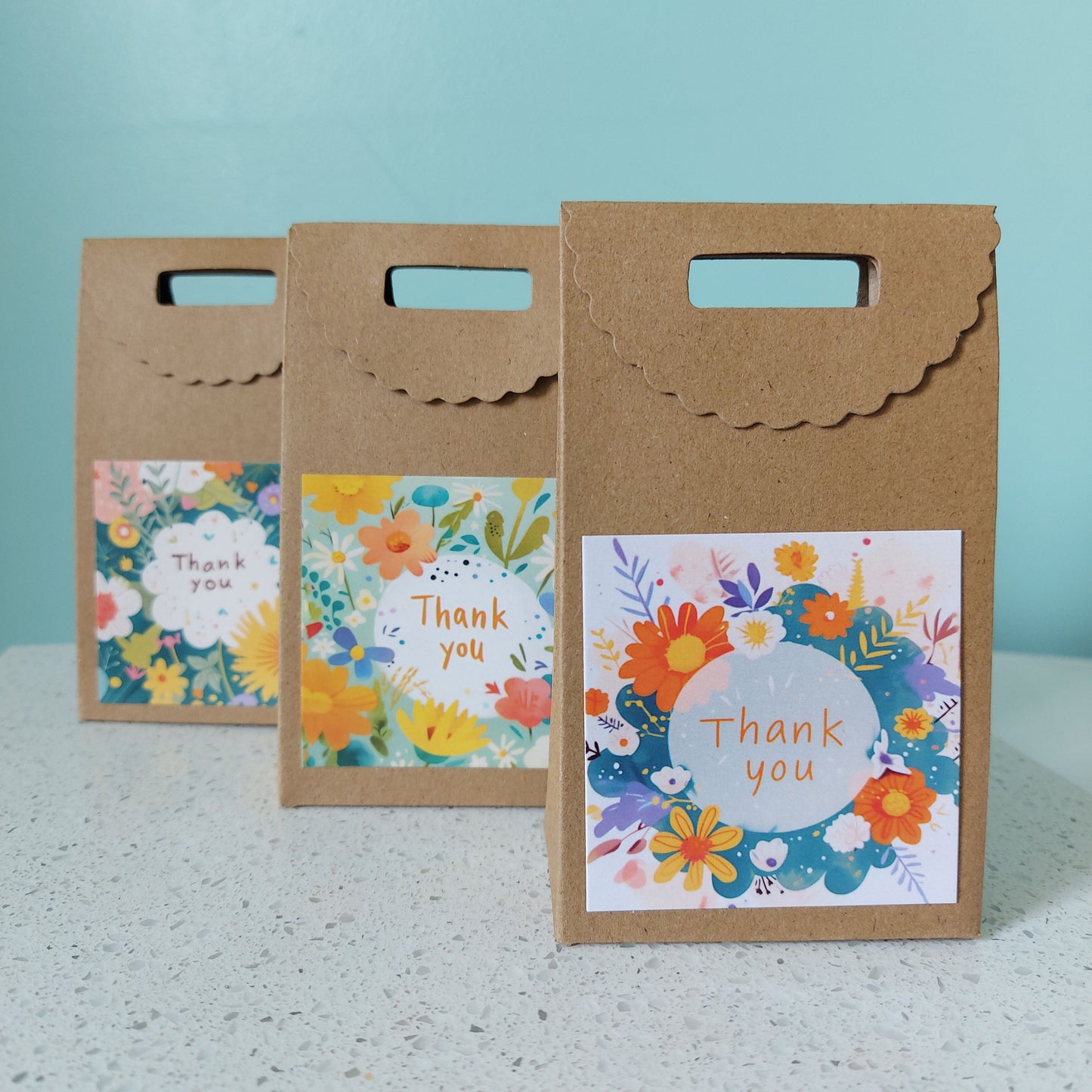 Coffret Cadeau prêt à offrir, artisanat français pour dire merci, savon et lotion solide en forme de fleur, rose, ILELI savonnerie