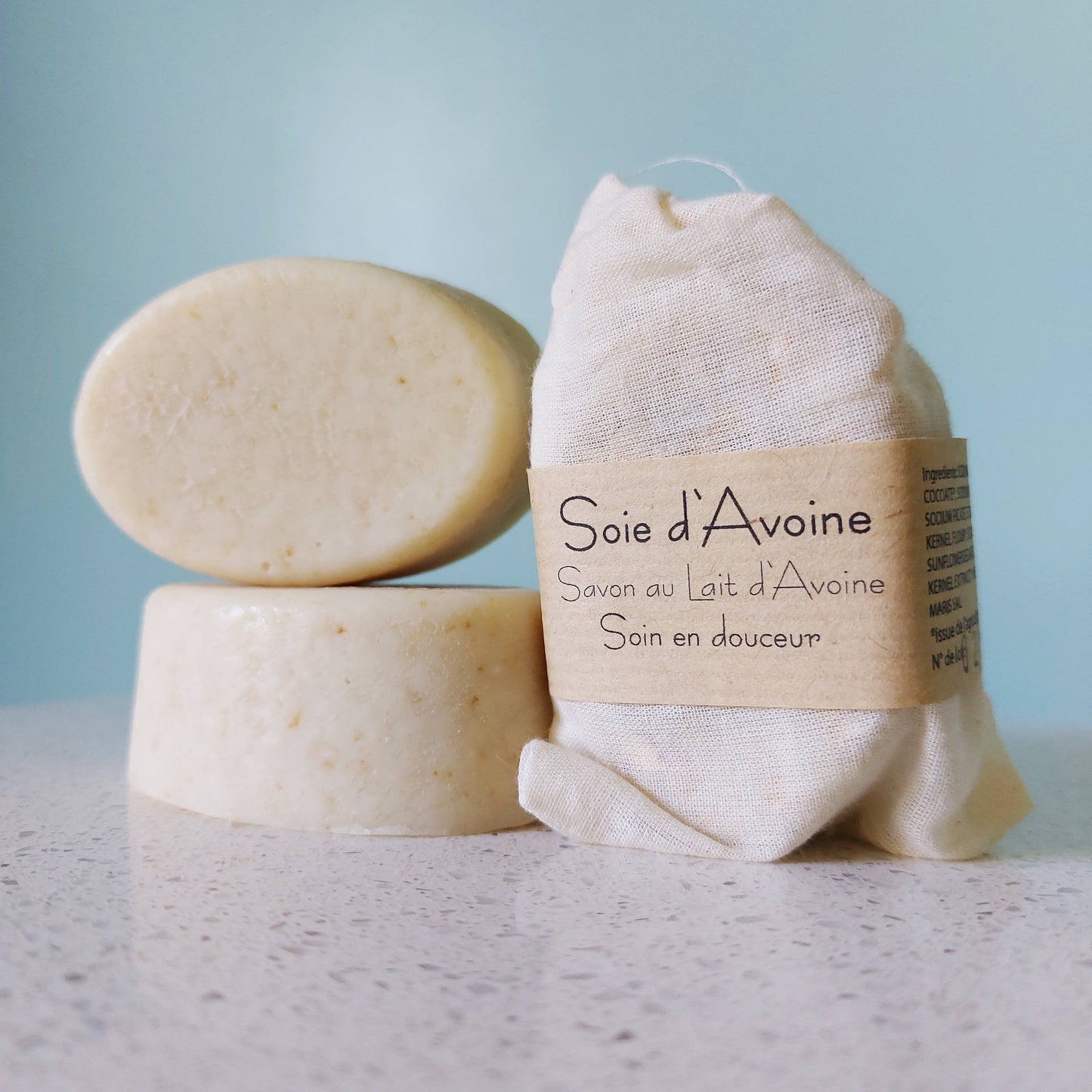 Savon au lait d'avoine forme oval, emballé dans un sac en cotton, ILELI savonnerie artisanale