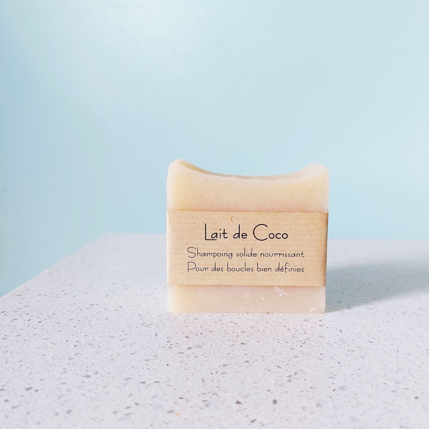 Shampoing solide au lait de coco, hydratant, nourissant pour cheveux bouclé ou abimé