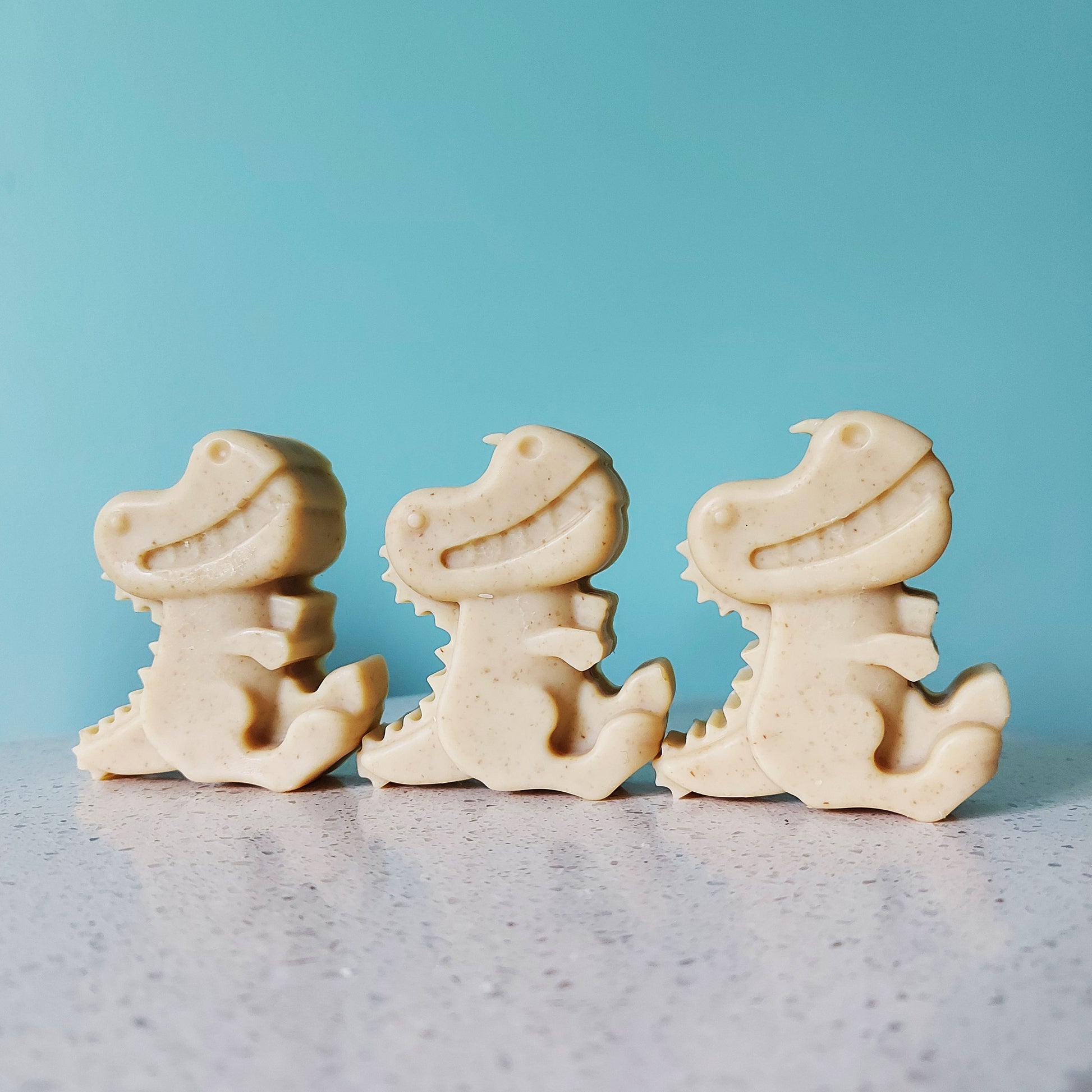 3  savons en forme de dinosaure, savon pour enfants, ILELI savonnerie