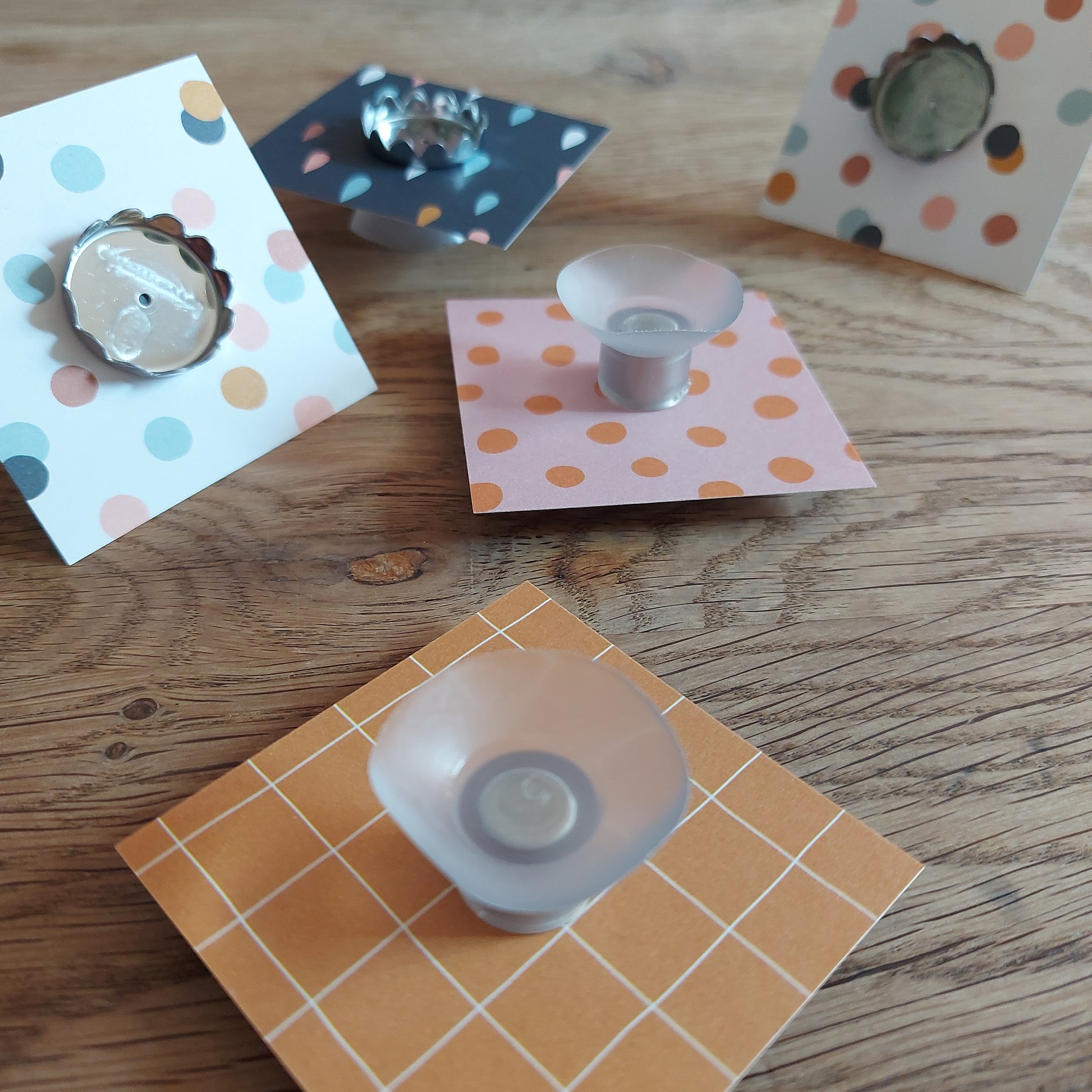 Nos petits mais coustaux portes-savons made in France, porte savon aimanté magnetique, avec ventouse, pour douche sans perçage, idéal shampoing solide